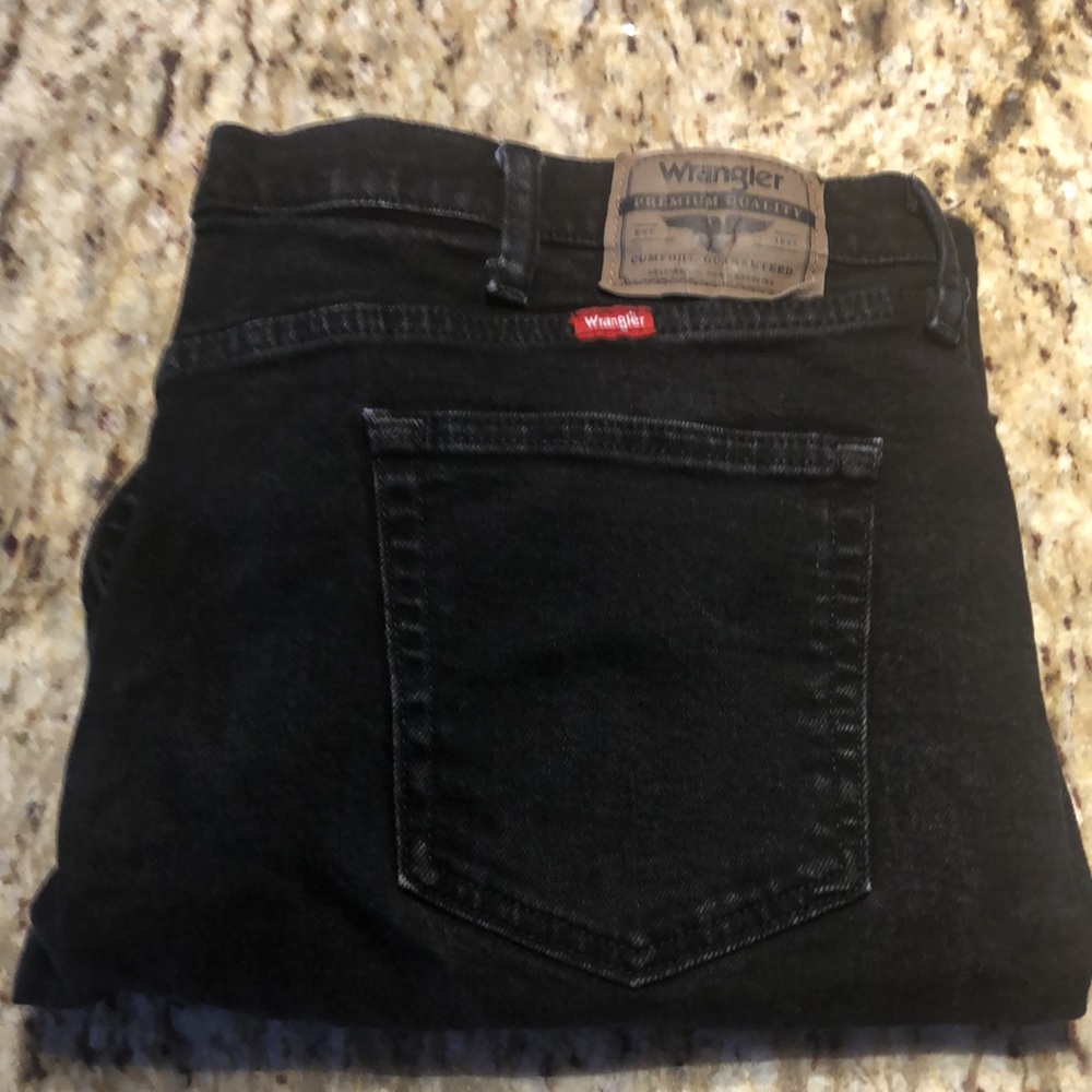 “EUC” Men’s Wrangler Regular Fit Jeans - Picture 3 of 4